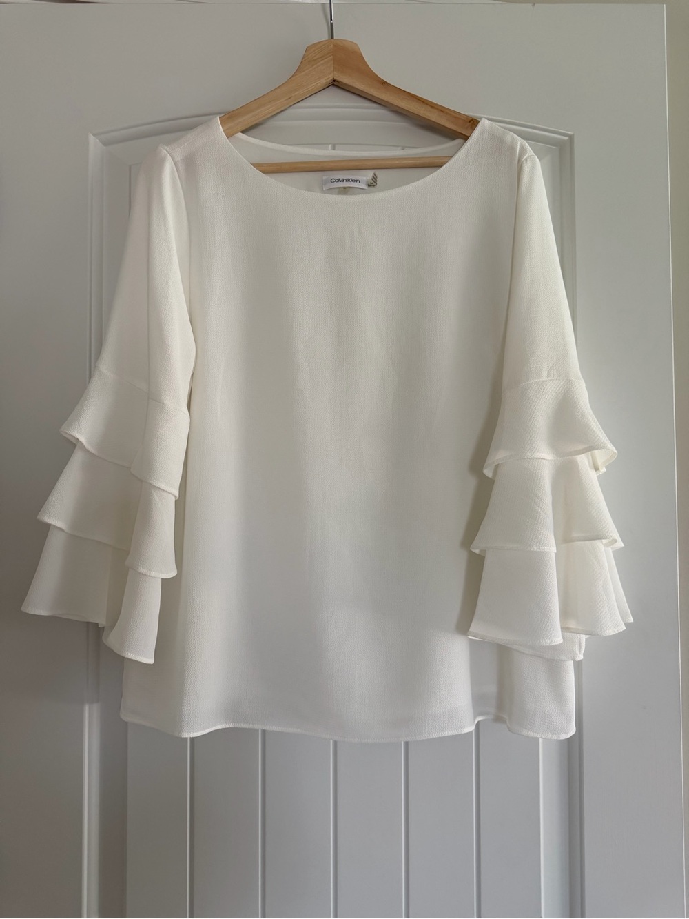 Calvin Klein Women’s White Chiffon 3-Tier Ruffle Bell Sleeve Blouse Size Medium